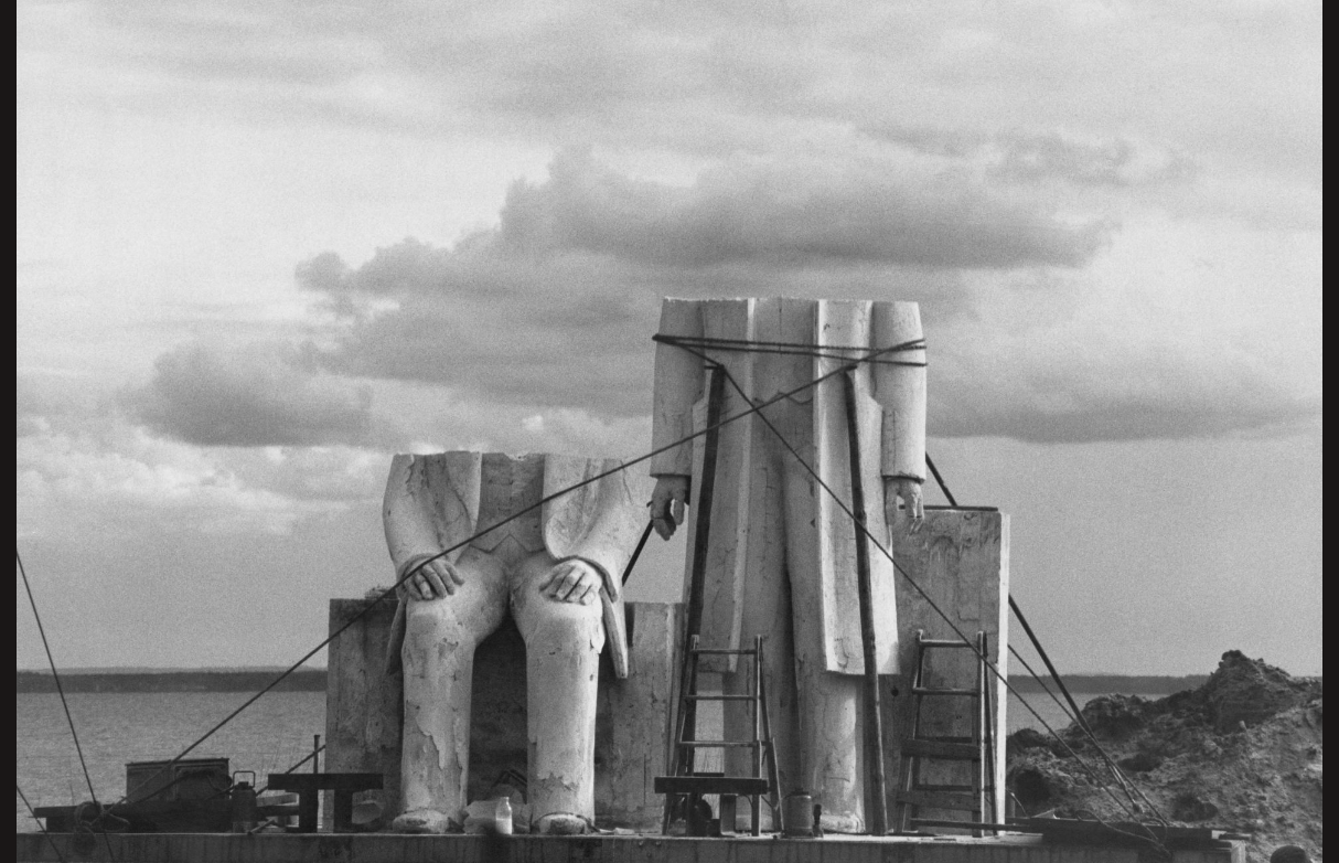 SIBYLLE BERGEMANN The monument, 1975 - 1986 , 1996